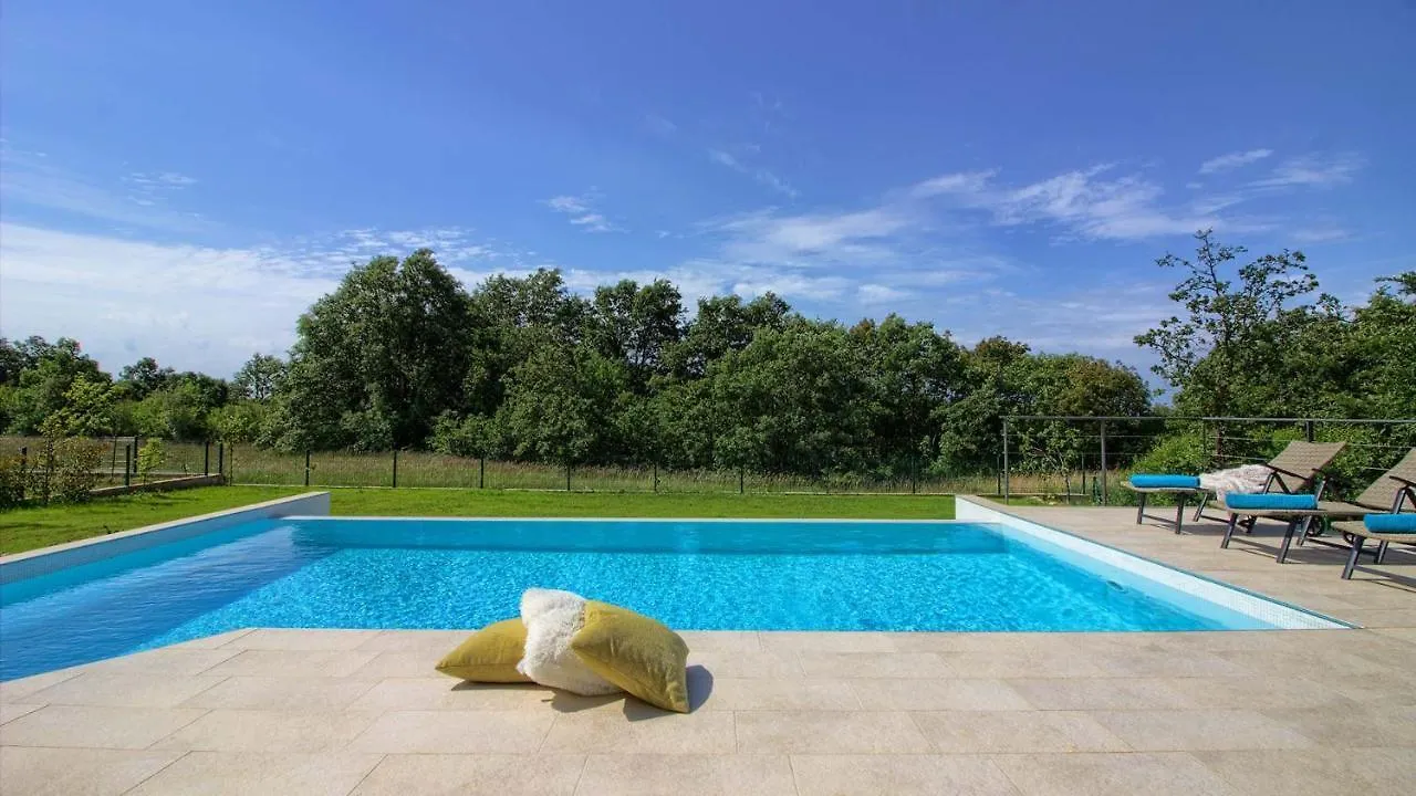 Cozy Villa Limone With Private Pool And Jacuzzi Near Pula Svetvincenat