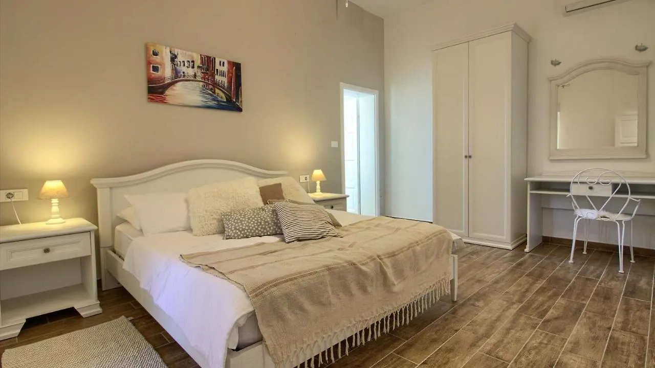 Cozy Villa Limone With Private Pool And Jacuzzi Near Pula Svetvinčenat 0*,  Hırvatistan