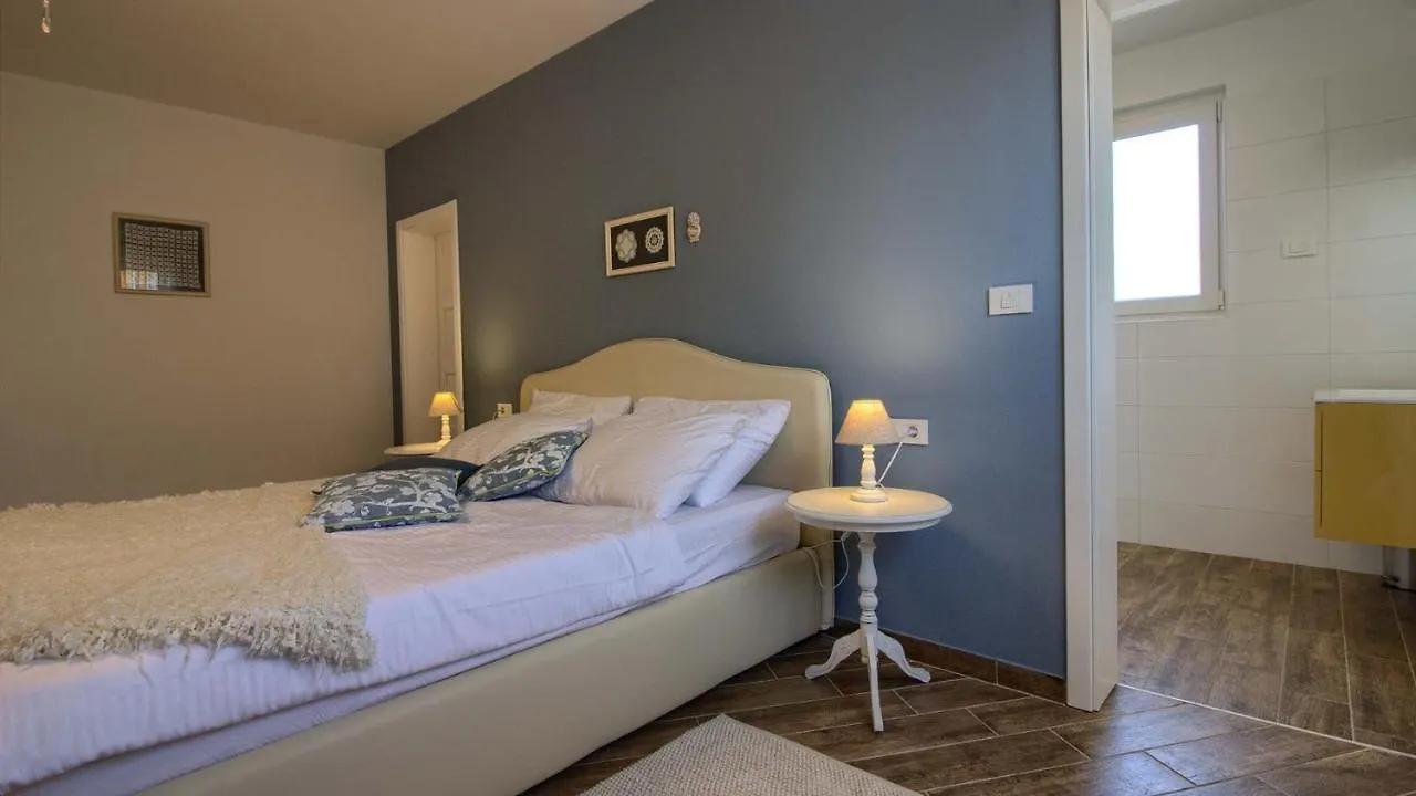 Cozy Villa Limone With Private Pool And Jacuzzi Near Pula Svetvinčenat 0*,  Hırvatistan