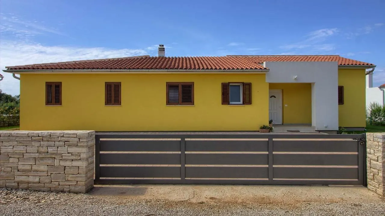 Cozy Villa Limone With Private Pool And Jacuzzi Near Pula Svetvinčenat 0*,