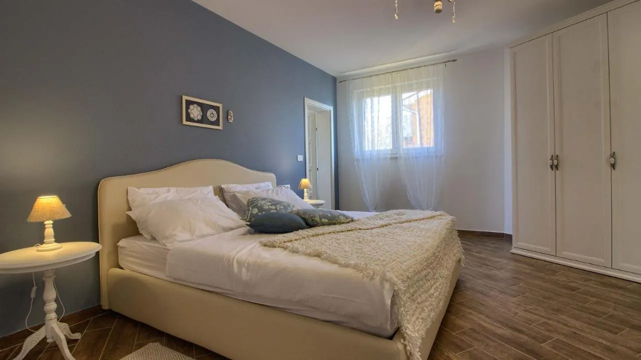Cozy Villa Limone With Private Pool And Jacuzzi Near Pula Svetvincenat