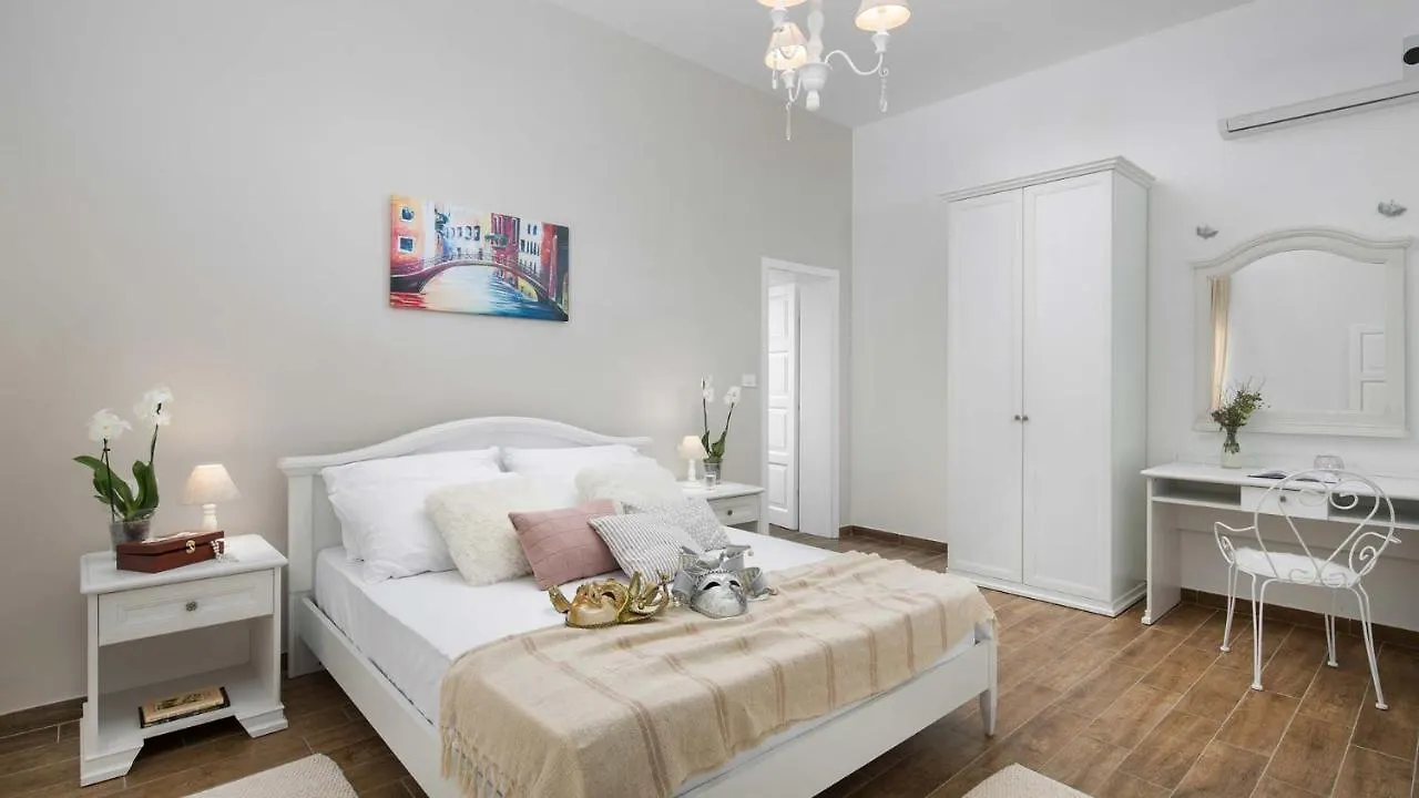 Cozy Villa Limone With Private Pool And Jacuzzi Near Pula Svetvincenat