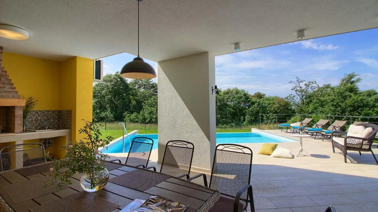 Cozy Villa Limone With Private Pool And Jacuzzi Near Pula Svetvincenat Croatia
