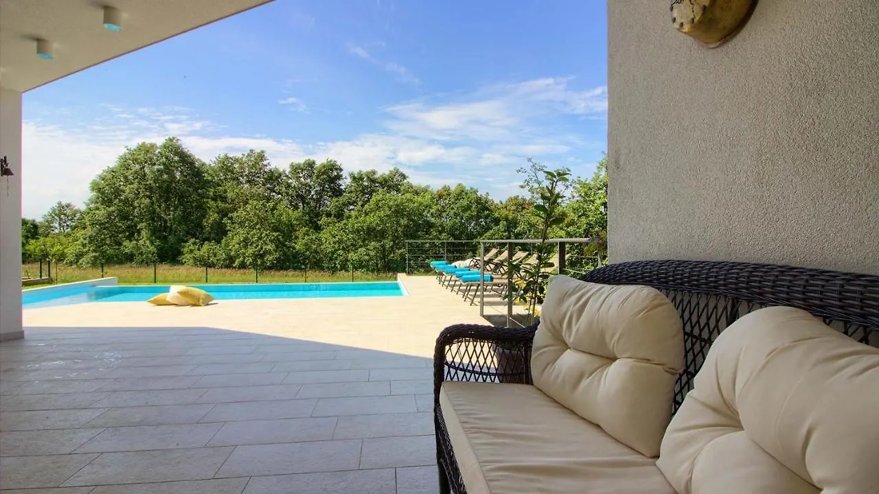 Cozy Villa Limone With Private Pool And Jacuzzi Near Pula Svetvinčenat