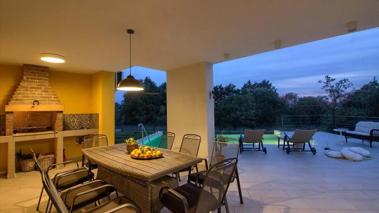 Cozy Villa Limone With Private Pool And Jacuzzi Near Pula Svetvinčenat